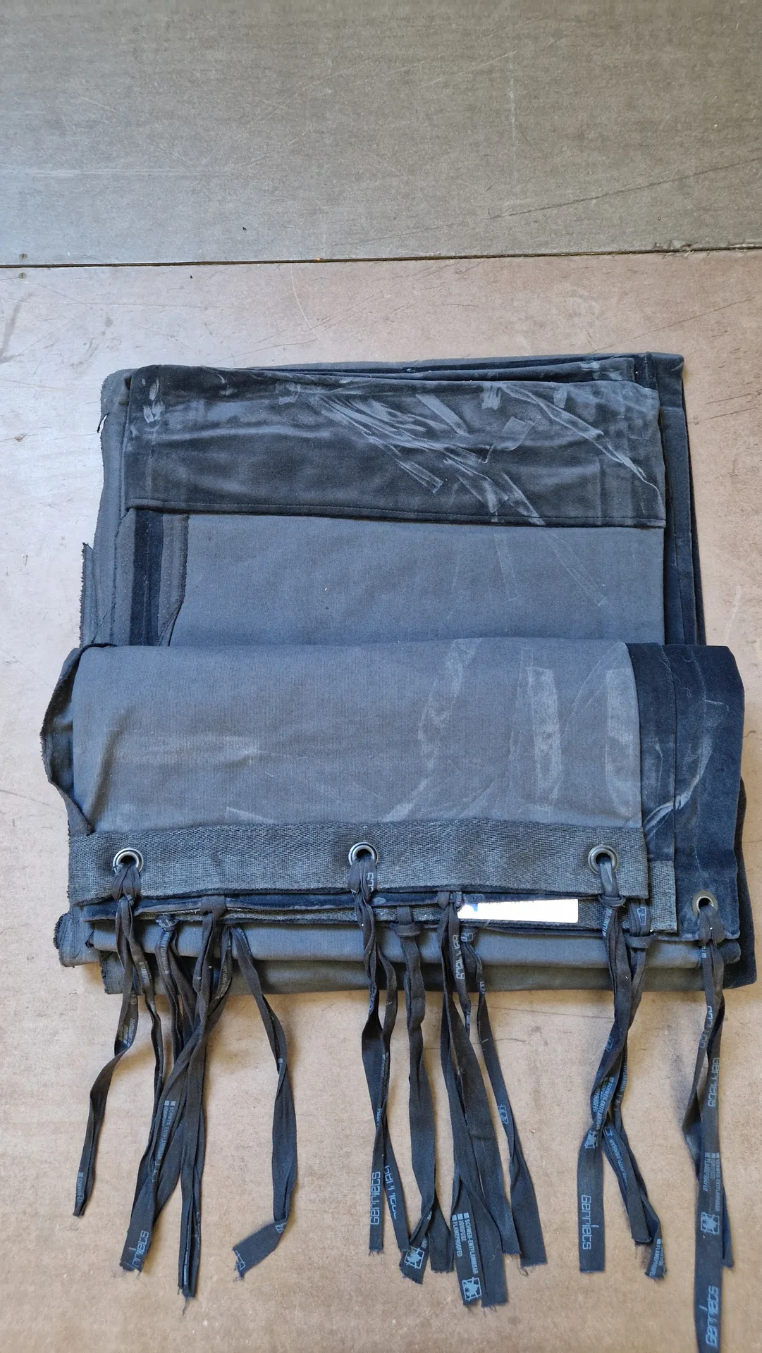 Schwarze Samt-Seitenvorhänge 4,35 m x 1,44 m