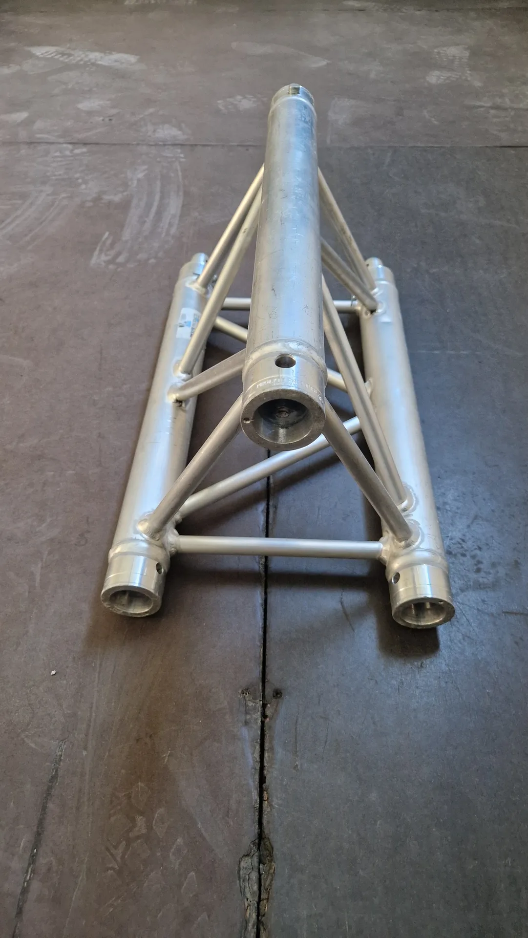 Dreieckige Aluminiumkonstruktion – 0,5 m – 10 Stück